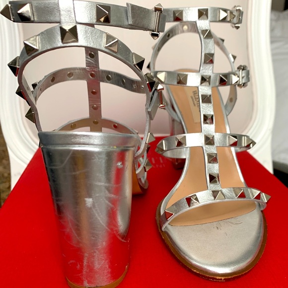 AUTHENTIC VALENTINO GARAVANI ROCKSTUD SANDALS - Picture 1 of 5